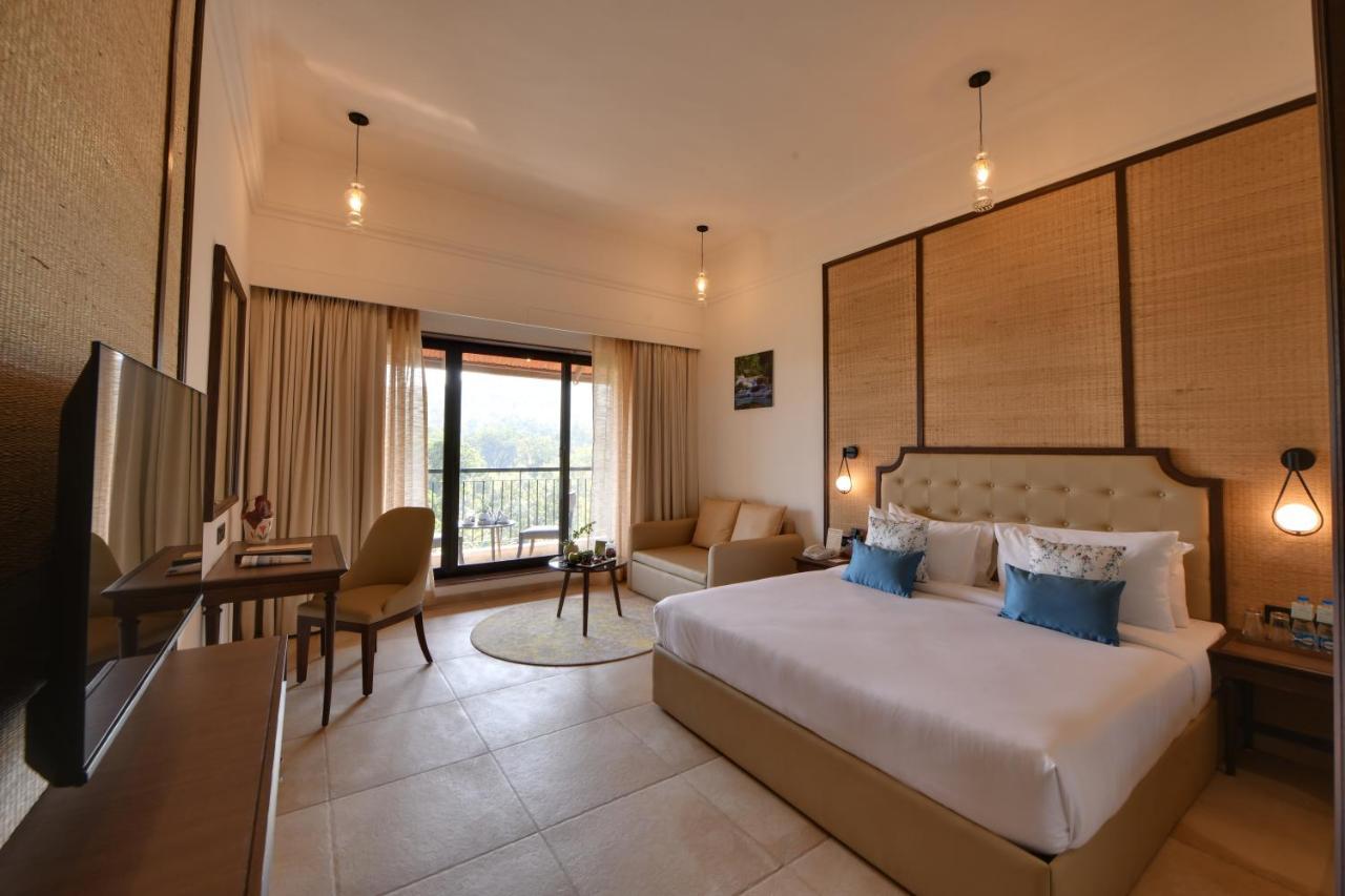 Bhanu The Fern Forest Resort & Spa, Jambughoda エクステリア 写真