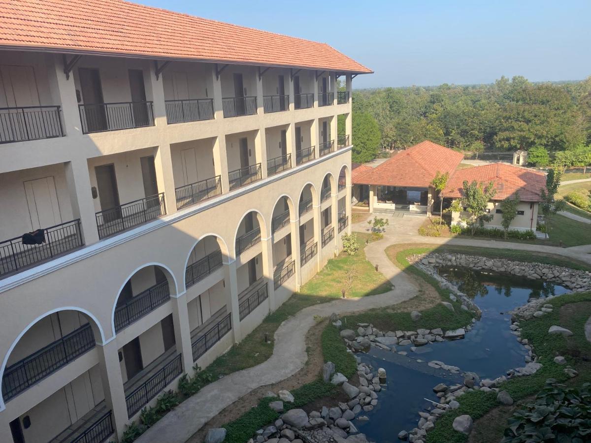 Bhanu The Fern Forest Resort & Spa, Jambughoda エクステリア 写真