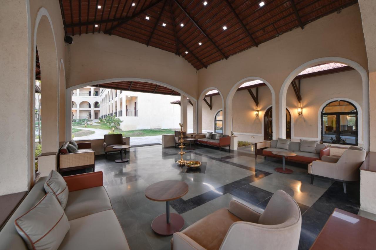 Bhanu The Fern Forest Resort & Spa, Jambughoda エクステリア 写真
