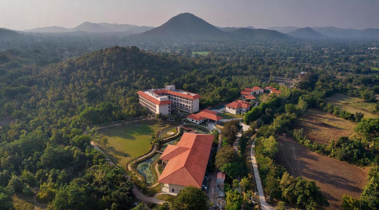 Bhanu The Fern Forest Resort & Spa, Jambughoda エクステリア 写真