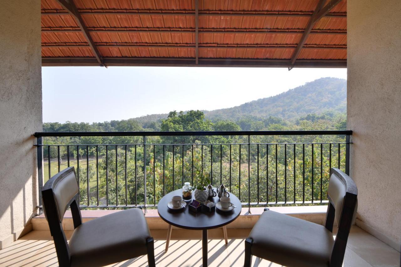 Bhanu The Fern Forest Resort & Spa, Jambughoda エクステリア 写真