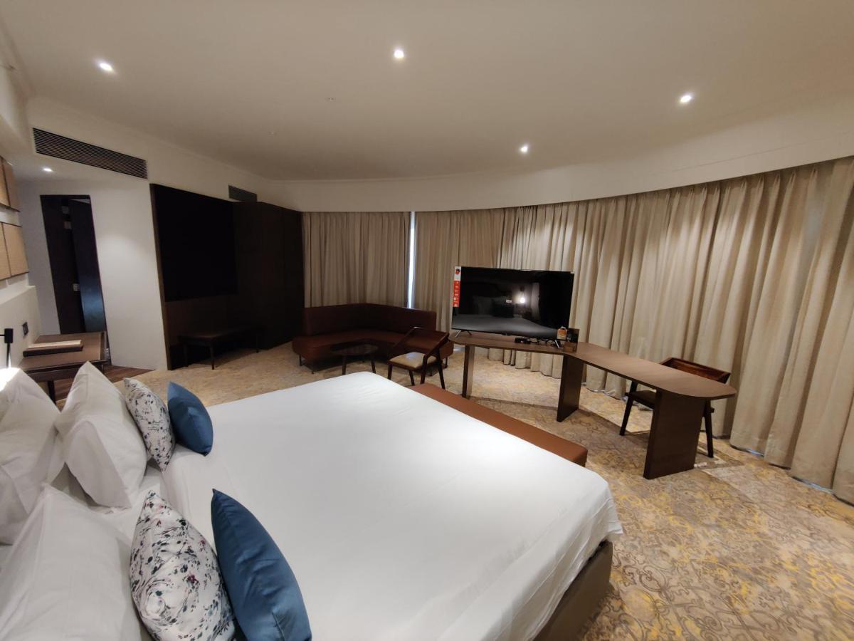 Bhanu The Fern Forest Resort & Spa, Jambughoda エクステリア 写真