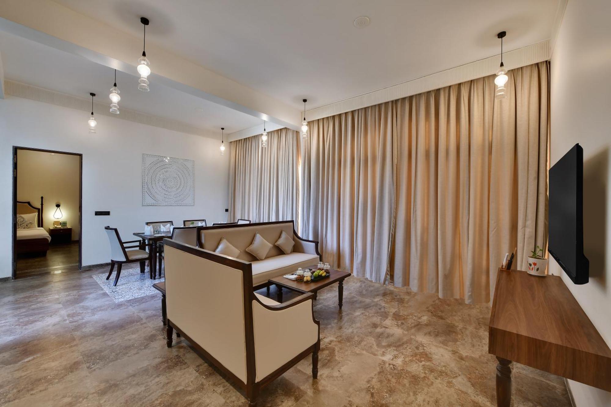 Bhanu The Fern Forest Resort & Spa, Jambughoda エクステリア 写真