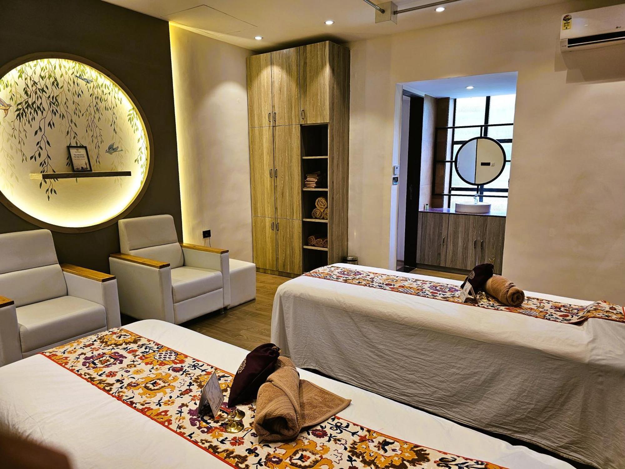 Bhanu The Fern Forest Resort & Spa, Jambughoda エクステリア 写真